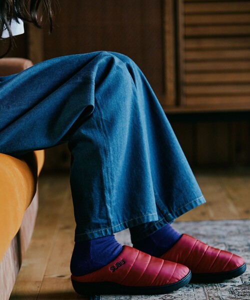 SUBU（スブ）の「SUBU/スブ Permanent Collection 2023 / パーマネント ウィンター サンダル モックシューズ / クロッグダウンサンダル（サンダル・レディース・ブラック/ベージュ/チャコールグレー/レッド/カーキ/チェック・1/2/0/3）」の5枚目の写真