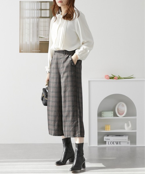 nissen(ニッセン)の「パール調ボタンプリーツブラウス(シャツ/ブラウス・レディース・オフホワイト/サックスブルー/ブラック/ダークグリーン/ブラウン/グレイッシュベージュ・LL/L/M)」の15枚目の写真