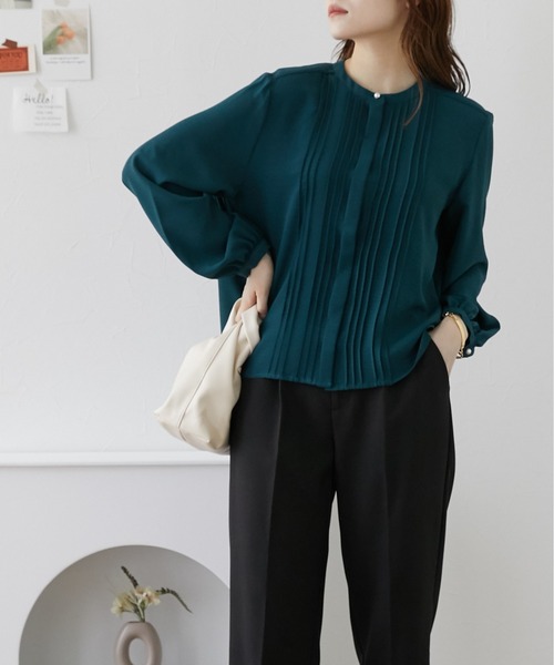 nissen(ニッセン)の「パール調ボタンプリーツブラウス(シャツ/ブラウス・レディース・オフホワイト/サックスブルー/ブラック/ダークグリーン/ブラウン/グレイッシュベージュ・LL/L/M)」の16枚目の写真