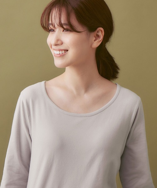 Viola e Viola(ヴィオラエヴィオラ)の「あったか綿裾見せレーストップス(Tシャツ/カットソー・レディース・ブラック/ライトグレー/ホワイト・L/LL/3L/M)」の10枚目の写真