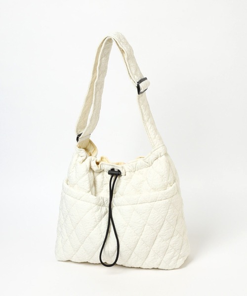 LOWRYS FARM（ローリーズファーム）の「ポケツキキルティングショルダー　980532（ショルダーバッグ・レディース・アイボリー/ブラック・FREE）」の2枚目の写真