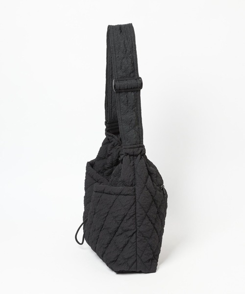 LOWRYS FARM（ローリーズファーム）の「ポケツキキルティングショルダー　980532（ショルダーバッグ・レディース・アイボリー/ブラック・FREE）」の9枚目の写真