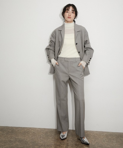 ADAM ET ROPE'（アダムエロペ）の「【サステナブル】プルーンストレートパンツ（スラックス・レディース・グレー/ベージュ・36/38）」の3枚目の写真
