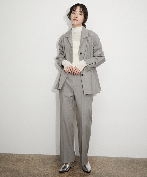 ADAM ET ROPE'（アダムエロペ）の「【サステナブル】プルーンストレートパンツ（スラックス・レディース・グレー/ベージュ・36/38）」の13枚目の写真