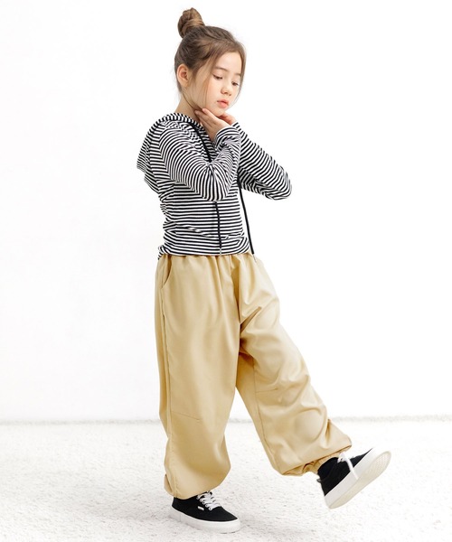 Bee des Bee（ビーデスビー）の「バルーンサーカスパンツ（その他パンツ・キッズ・ブラック/ベージュ/ピンク/アイボリー/カーキ/チャコール/ダークカーキ/ラベンダー/ネイビー系・140cm/120cm/110cm/150cm/130cm/100cm）」の14枚目の写真