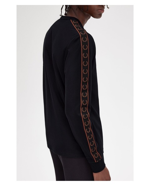 FRED PERRY（フレッドペリー）の「Taped Long Sleeve T-Shirt（T