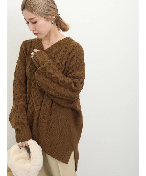 Samansa Mos2 blue（サマンサモスモスブルー）の「◎Vネックケーブルニットプルオーバー（ニット/セーター・レディース・ブラウン/キナリ/ブラック・F）」の3枚目の写真