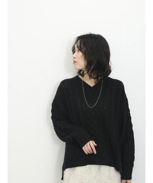 Samansa Mos2 blue（サマンサモスモスブルー）の「◎Vネックケーブルニットプルオーバー（ニット/セーター・レディース・ブラウン/キナリ/ブラック・F）」の7枚目の写真