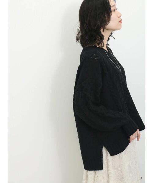 Samansa Mos2 blue（サマンサモスモスブルー）の「◎Vネックケーブルニットプルオーバー（ニット/セーター・レディース・ブラウン/キナリ/ブラック・F）」の9枚目の写真