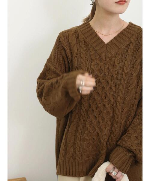 Samansa Mos2 blue（サマンサモスモスブルー）の「◎Vネックケーブルニットプルオーバー（ニット/セーター・レディース・ブラウン/キナリ/ブラック・F）」の12枚目の写真