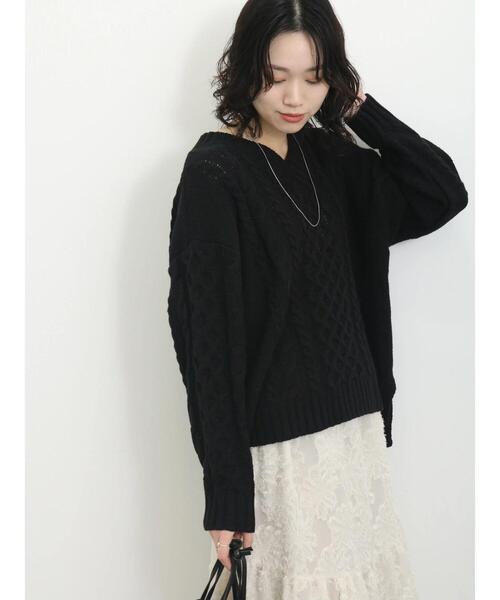 Samansa Mos2 blue（サマンサモスモスブルー）の「◎Vネックケーブルニットプルオーバー（ニット/セーター・レディース・ブラウン/キナリ/ブラック・F）」の22枚目の写真