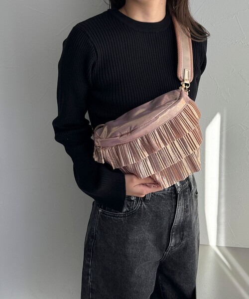 Casselini（キャセリーニ）の「【CASSELINI/キャセリーニ】フリルクロスボディバッグ（ショルダーバッグ・レディース・ベビーピンク/シルバー/ブラック・FREE）」の3枚目の写真