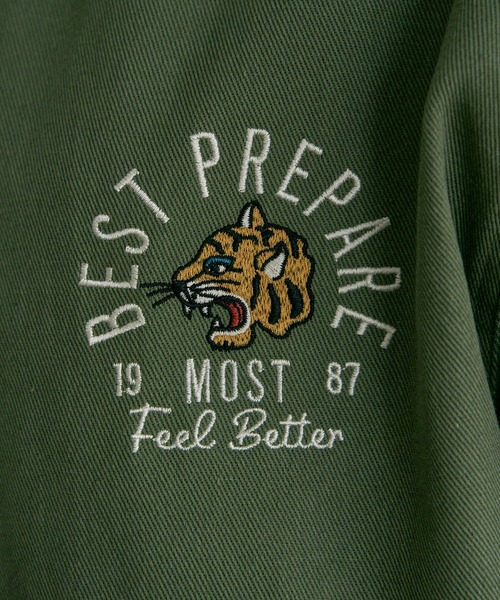 NO NEED(ノーニード)の「トラ刺繍ZIPジャケット(ブルゾン・メンズ・ブラック/オリーブ・L/M)」の11枚目の写真