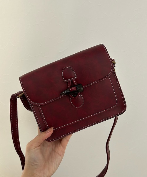 Cham.（チャム）の「トグルボタンレトロショルダーバッグ（ショルダーバッグ・レディース・ダークブラウン/ブラック/ライトブラウン/レッド・F）」の4枚目の写真