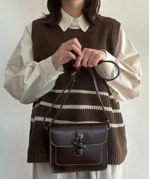 Cham.（チャム）の「トグルボタンレトロショルダーバッグ（ショルダーバッグ・レディース・ダークブラウン/ブラック/ライトブラウン/レッド・F）」の5枚目の写真