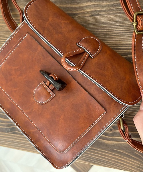 Cham.（チャム）の「トグルボタンレトロショルダーバッグ（ショルダーバッグ・レディース・ダークブラウン/ブラック/ライトブラウン/レッド・F）」の18枚目の写真