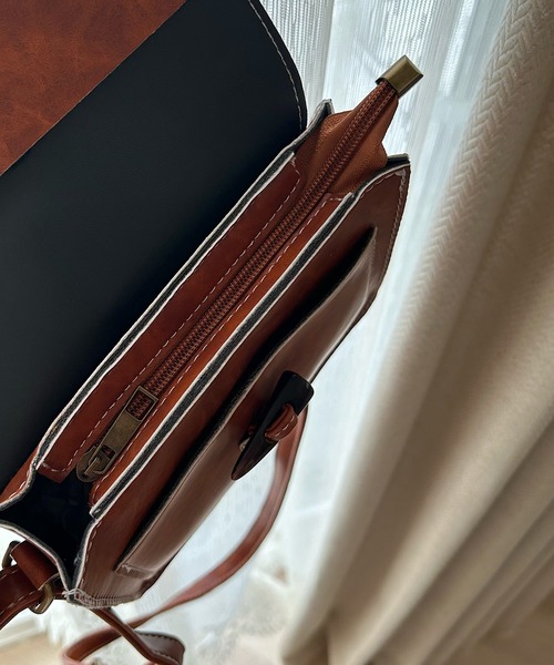 Cham.（チャム）の「トグルボタンレトロショルダーバッグ（ショルダーバッグ・レディース・ダークブラウン/ブラック/ライトブラウン/レッド・F）」の17枚目の写真