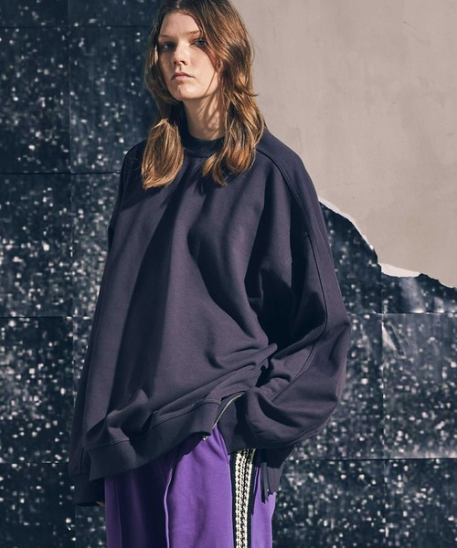 MAISON SPECIAL（メゾンスペシャル）の「《UNISEX》Heavy-Weight Sweat Prime-Over Side Zip Crew Neck Pullover/ヘビーウェイトスウェットプライムオーバーサイドジッププルオーバー【MAISON SPECIAL/メゾンスペシャル】■セットアップ対応■（スウェット・メンズ・ブルー/チャコールグレー/グレー/ホワイト/パープル/ピンクベージュ/ブラック・2/1/0）」の4枚目の写真