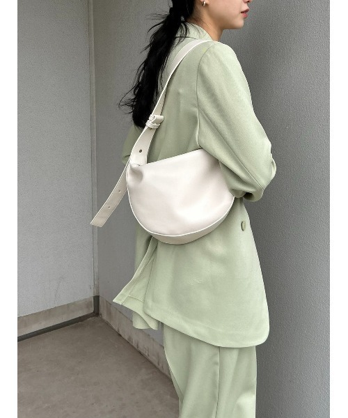 STYLEMIXER（スタイルミキサー）の「【ベストセラー】マンドリンミニショルダーバッグ（ショルダーバッグ・レディース・シルバー/ブラック/ホワイト・FREE）」の4枚目の写真