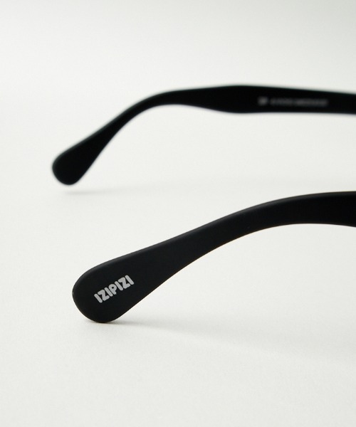 IZIPIZI（イジピジ）の「[IZIPIZI/イジピジ] SUNLC#C カラーレンズサングラス（サングラス・レディース・ブラック/ブラウン・ONE SIZE）」の16枚目の写真