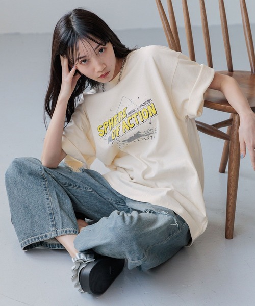 LOWRYS FARM(ローリーズファーム)の「USEDバンドTSS 113919(Tシャツ/カットソー・レディース・ホワイト/チャコールグレー/アイボリー/グレー系その他/ホワイト系その他・FREE)」の11枚目の写真