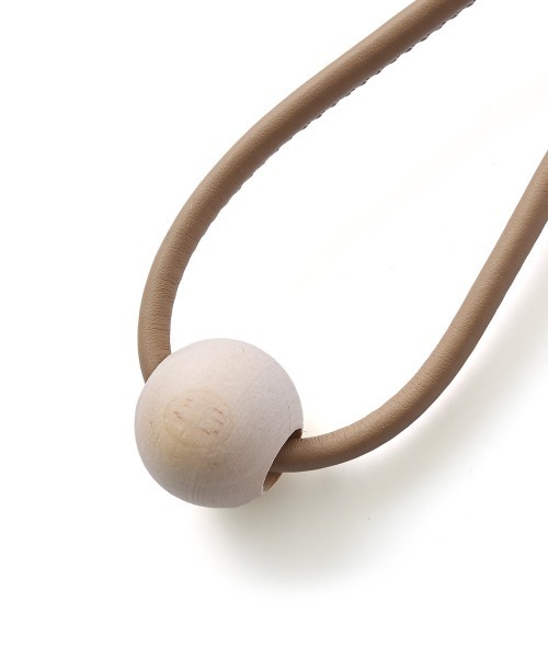 marjour（マージュール）の「WOOD BALL HAND STRAP（キーホルダー・レディース・ブラック/ベージュ・FREE）」の15枚目の写真