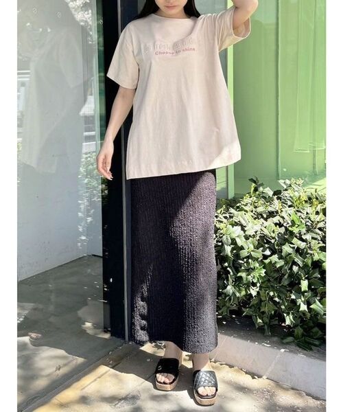 CALNAMUR(カルナムール)の「エンボスプリントTシャツ(Tシャツ/カットソー・レディース・ホワイト/ベージュ/ブラック・FREE)」の7枚目の写真