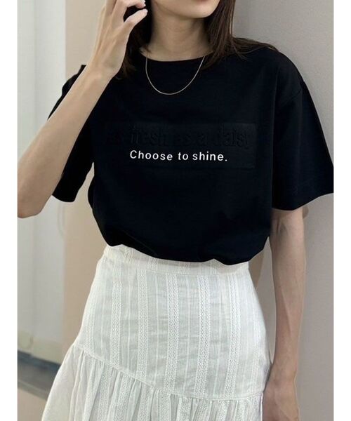 CALNAMUR(カルナムール)の「エンボスプリントTシャツ(Tシャツ/カットソー・レディース・ホワイト/ベージュ/ブラック・FREE)」の12枚目の写真