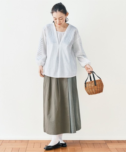 and myera（アンド マイラ）の「ａｎｄ　ｍｙｅｒａ　アンティークブラウス（シャツ/ブラウス・レディース・ホワイト・X-LARGE/LARGE/MEDIUM/SMALL）」の4枚目の写真