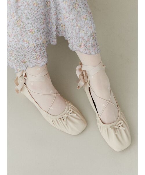 merry jenny(メリージェニー)の「クロスリボンバレエシューズ(バレエシューズ・レディース・ブラック/ベージュ・MEDIUM/LARGE)」の20枚目の写真