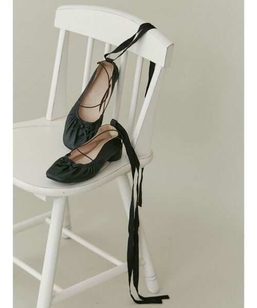 merry jenny(メリージェニー)の「クロスリボンバレエシューズ(バレエシューズ・レディース・ブラック/ベージュ・MEDIUM/LARGE)」の3枚目の写真