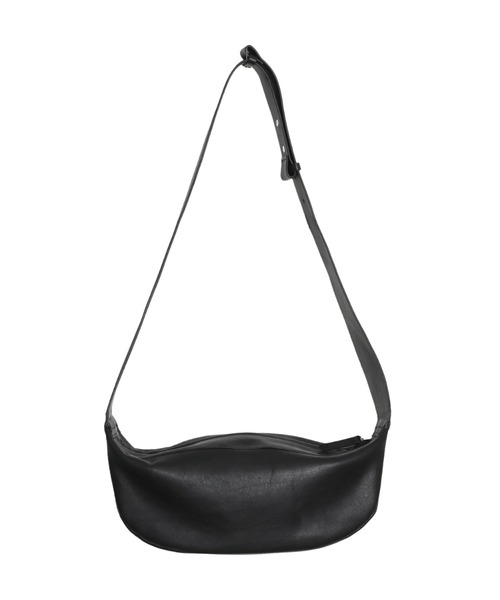 YArKA（ヤーカ）の「【YArKA/ヤーカ】real leather big tuck design body bag [tdht4] / リアルレザータックデザインボディバッグ（ボディバッグ/ウエストポーチ・メンズ・ブラック・FREE）」の8枚目の写真