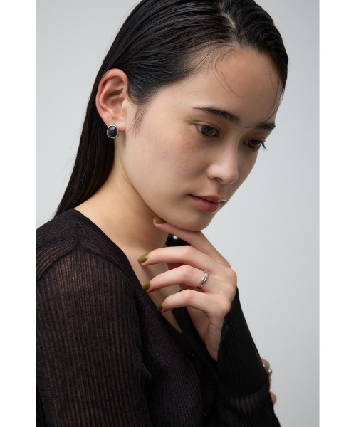 AZUL by moussy（アズールバイマウジー）の「ストーンライクモチーフピアス（ピアス（両耳用）・レディース・グリーン/ブラック・FREE）」の4枚目の写真