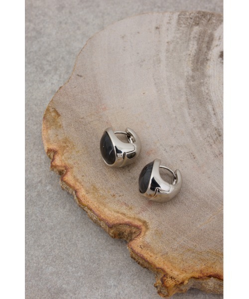 AZUL by moussy（アズールバイマウジー）の「ストーンライクモチーフピアス（ピアス（両耳用）・レディース・グリーン/ブラック・FREE）」の6枚目の写真