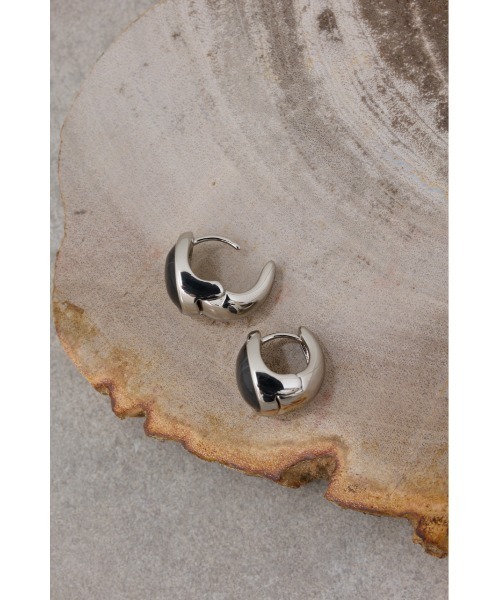 AZUL by moussy（アズールバイマウジー）の「ストーンライクモチーフピアス（ピアス（両耳用）・レディース・グリーン/ブラック・FREE）」の7枚目の写真