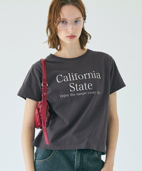 coca（coca）（コカ）の「ロゴプリントTシャツ【WEB限定】（Tシャツ/カットソー・レディース・グレー/ブルー/チャコール/ホワイト/ライトグレー・S/M/L）」の4枚目の写真