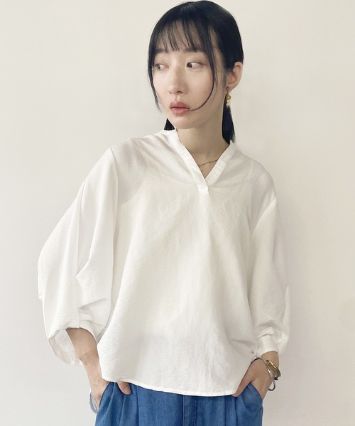 NICOLE white(ニコルホワイト)の「タックパフブラウス(シャツ/ブラウス・レディース・サックスブルー/イエロー/ブラック/オフホワイト・FREE)」の2枚目の写真
