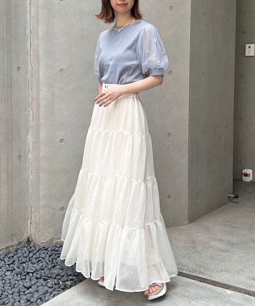 MAJESTIC LEGON(マジェスティックレゴン)の「パールチュールスリーブトップス(Tシャツ/カットソー・レディース・ブラック/アイボリー/ブルー・MEDIUM)」の4枚目の写真