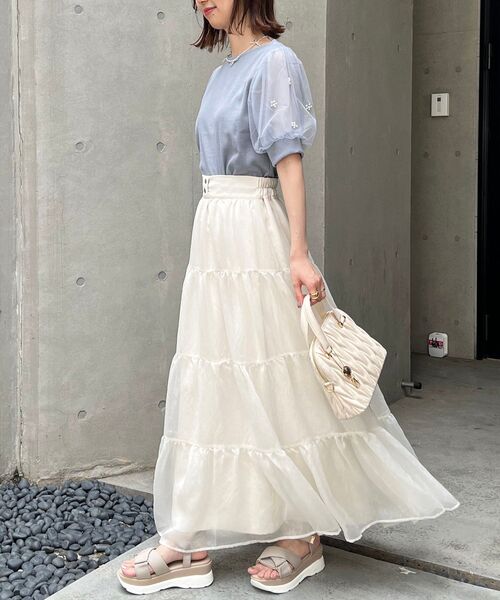 MAJESTIC LEGON(マジェスティックレゴン)の「パールチュールスリーブトップス(Tシャツ/カットソー・レディース・ブラック/アイボリー/ブルー・MEDIUM)」の5枚目の写真