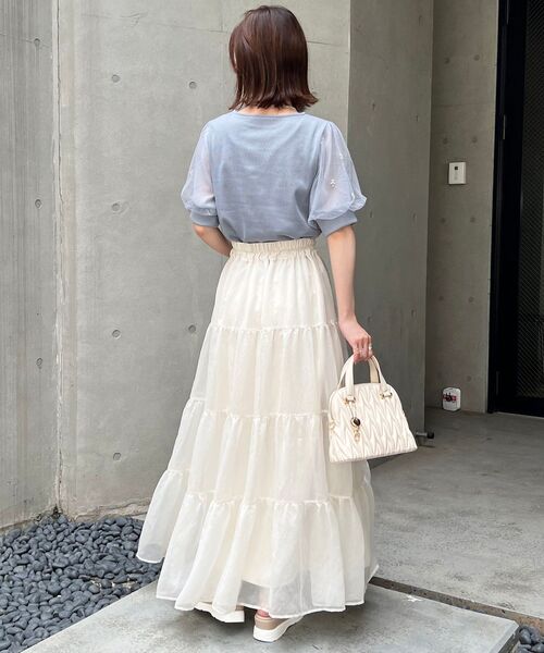MAJESTIC LEGON(マジェスティックレゴン)の「パールチュールスリーブトップス(Tシャツ/カットソー・レディース・ブラック/アイボリー/ブルー・MEDIUM)」の6枚目の写真