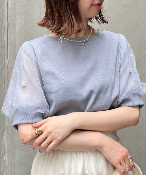 MAJESTIC LEGON(マジェスティックレゴン)の「パールチュールスリーブトップス(Tシャツ/カットソー・レディース・ブラック/アイボリー/ブルー・MEDIUM)」の8枚目の写真