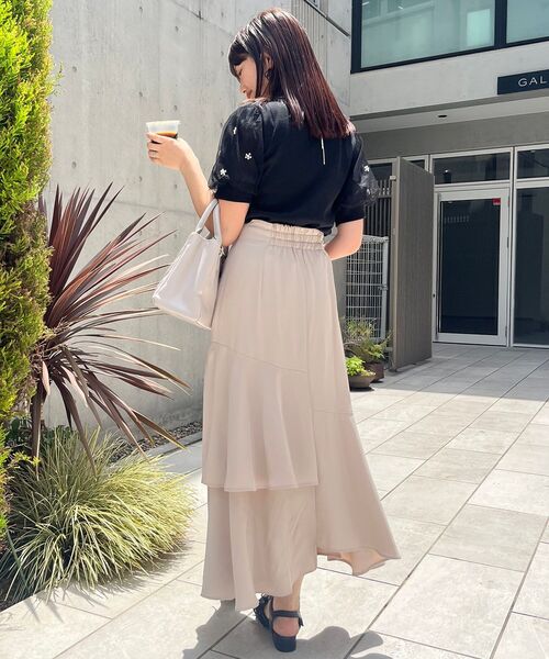MAJESTIC LEGON(マジェスティックレゴン)の「パールチュールスリーブトップス(Tシャツ/カットソー・レディース・ブラック/アイボリー/ブルー・MEDIUM)」の15枚目の写真