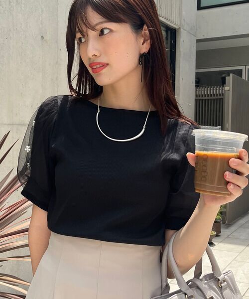 MAJESTIC LEGON(マジェスティックレゴン)の「パールチュールスリーブトップス(Tシャツ/カットソー・レディース・ブラック/アイボリー/ブルー・MEDIUM)」の16枚目の写真