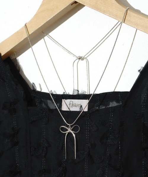 flower(フラワー)の「リボンチャームネックレス(ネックレス・レディース・ゴールド/シルバー・FREE)」の2枚目の写真