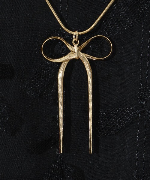 flower(フラワー)の「リボンチャームネックレス(ネックレス・レディース・ゴールド/シルバー・FREE)」の4枚目の写真