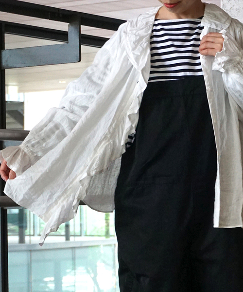 JOURNAL STANDARD LUXE(ジャーナルスタンダード ラックス)の「フレンチリネン フリルパフブラウス(シャツ/ブラウス・レディース・ブラック/ホワイト・FREE)」の4枚目の写真