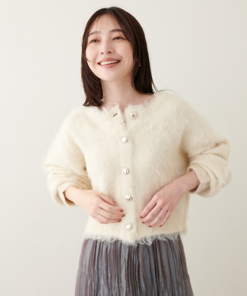 natural couture（ナチュラルクチュール）の「べこべこ釦ほんわりニットカーデ（カーディガン/ボレロ・レディース・グレー/アイボリー/モカ/ラベンダー/ネイビー/イエロー・FREE）」の10枚目の写真