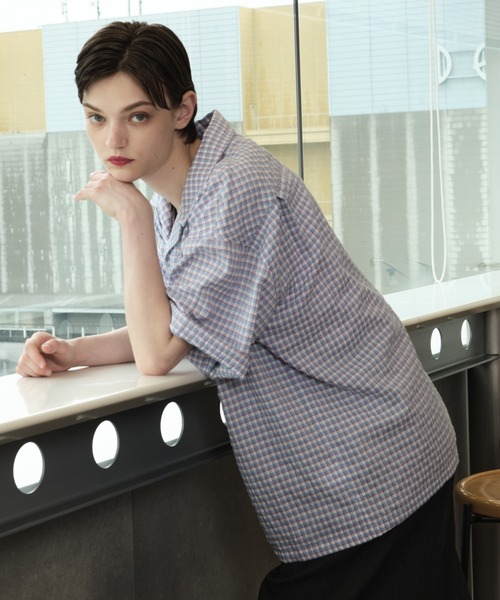 ONCILY(オンシェリー)の「SHEERSUCKER CHECK SHIRT / シアサッカーチェックシャツ(シャツ/ブラウス・メンズ・ネイビー/ブルー/ブラック・SMALL/MEDIUM/LARGE)」の6枚目の写真