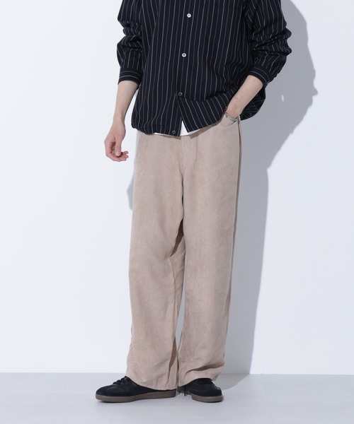 Apo(s)ture（アポスチャー）の「LUCAS-001/フェイクスウェードワイドパンツ（その他パンツ・メンズ・グレー/ブラック/グリーン/ベージュ・XS/S/M/L/XL）」の5枚目の写真