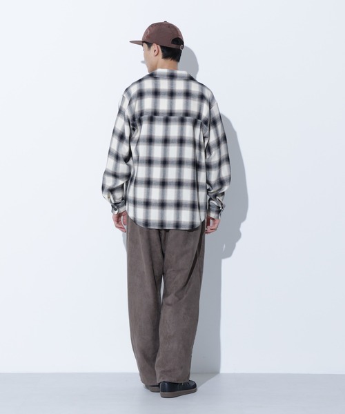 Apo(s)ture（アポスチャー）の「LUCAS-001/フェイクスウェードワイドパンツ（その他パンツ・メンズ・グレー/ブラック/グリーン/ベージュ・XS/S/M/L/XL）」の17枚目の写真
